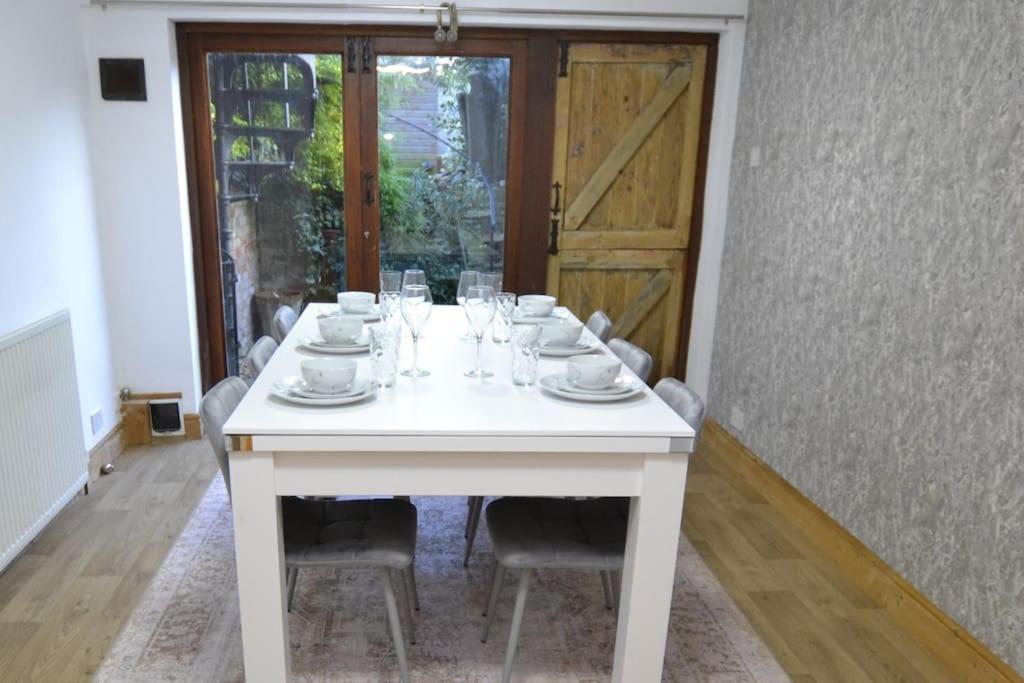 Villa The Hive 4 Bed House Pool Table Air-Con à Maidstone Extérieur photo